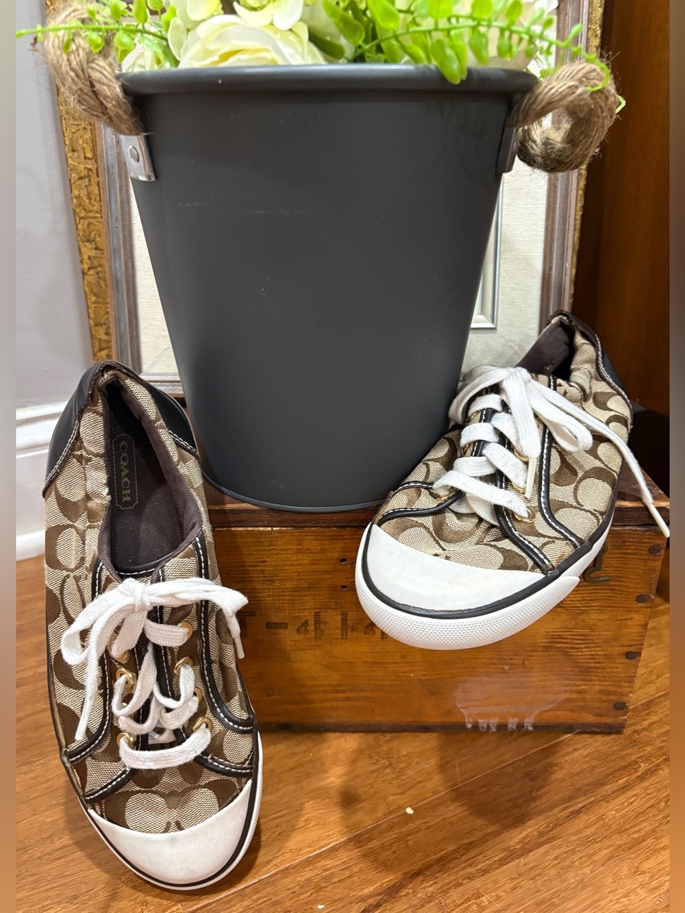 Coach Womens Barrett Signature Canvas Sneakers Tan Brown Leather White Trim 7.5